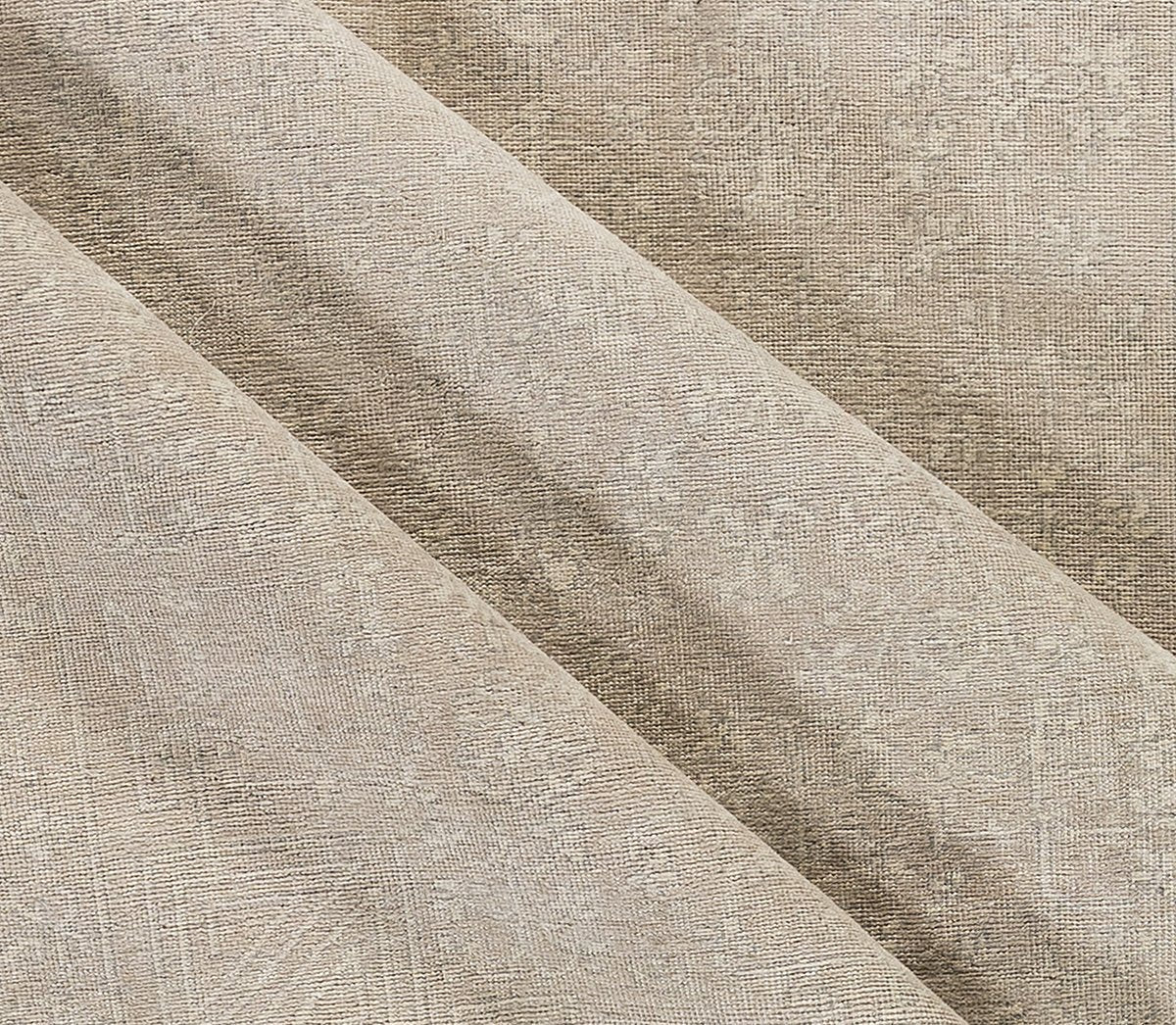 Detail image of Bolton Silver, a hand knotted rug designed by Tufenkian Artisan Carpets