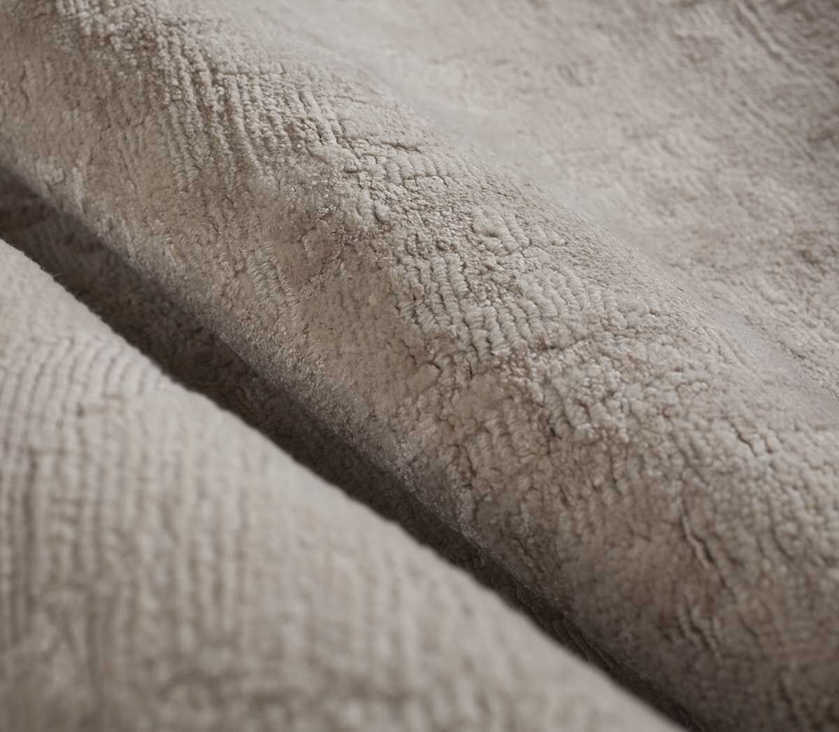 detail shot of Meadow Light Linen is a hand knotted rug by Tufenkian Artisan Carpets